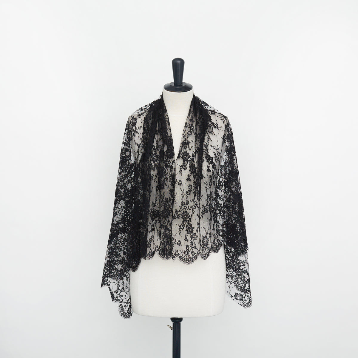 t22w03613 | Dentelle Bouquets de Fleurs Festonnée