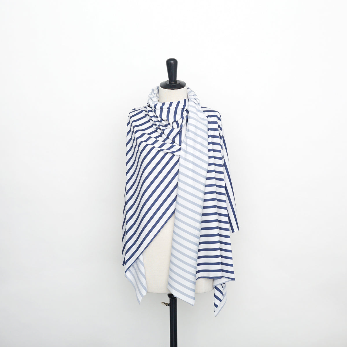T22X03677 | Striped Beachwear Jersey