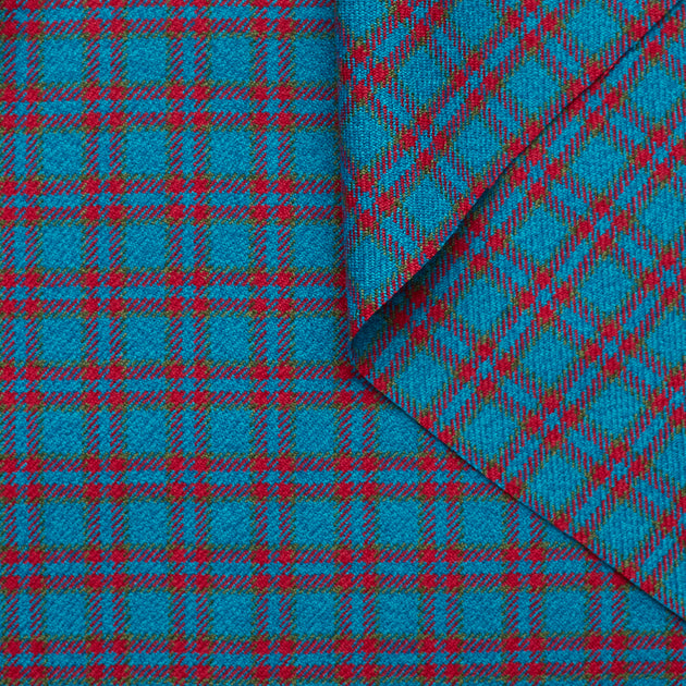 T22Z03914 | Checked Wool Drap