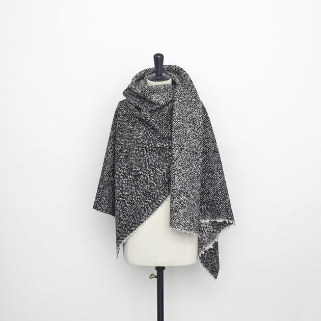 T23K04062 | Herringbones Bouclé Wool Tweed