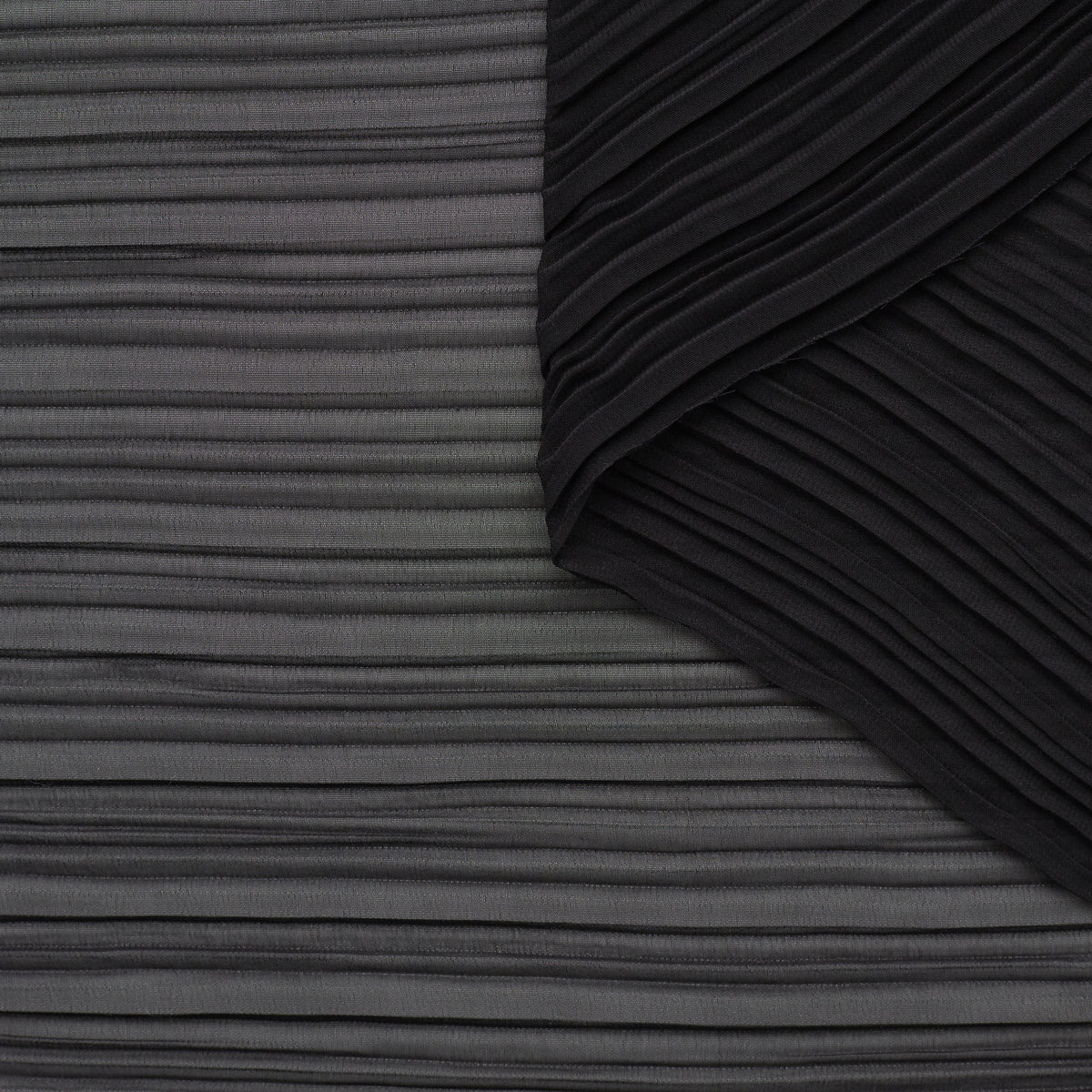 T23K04180 | Pleated Crepe Georgette