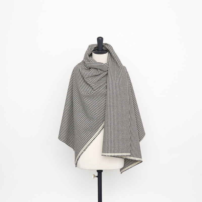 T23M04326 | Houndstooth Wool Drap