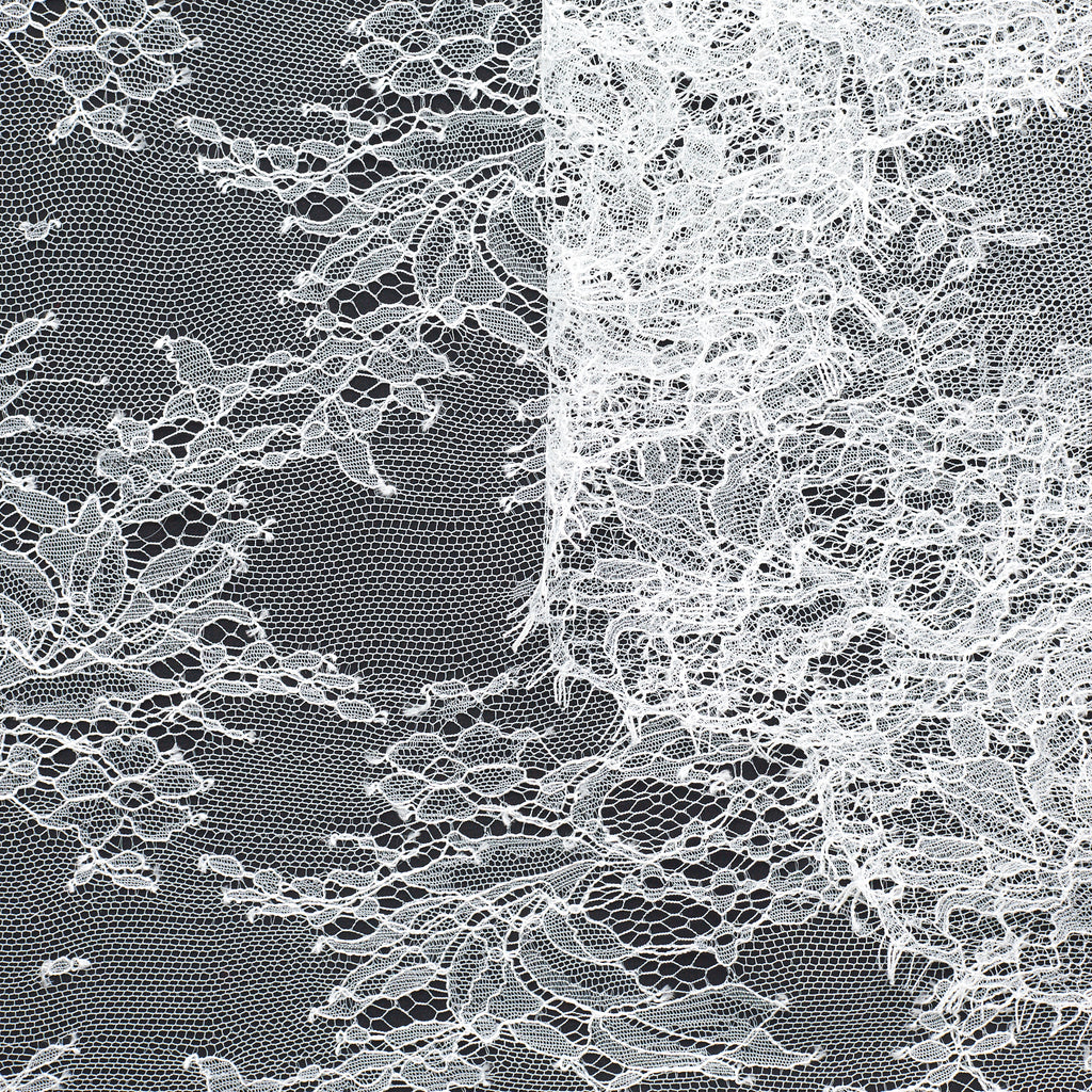 T23M04353 | Scalloped Floral Chantilly Lace