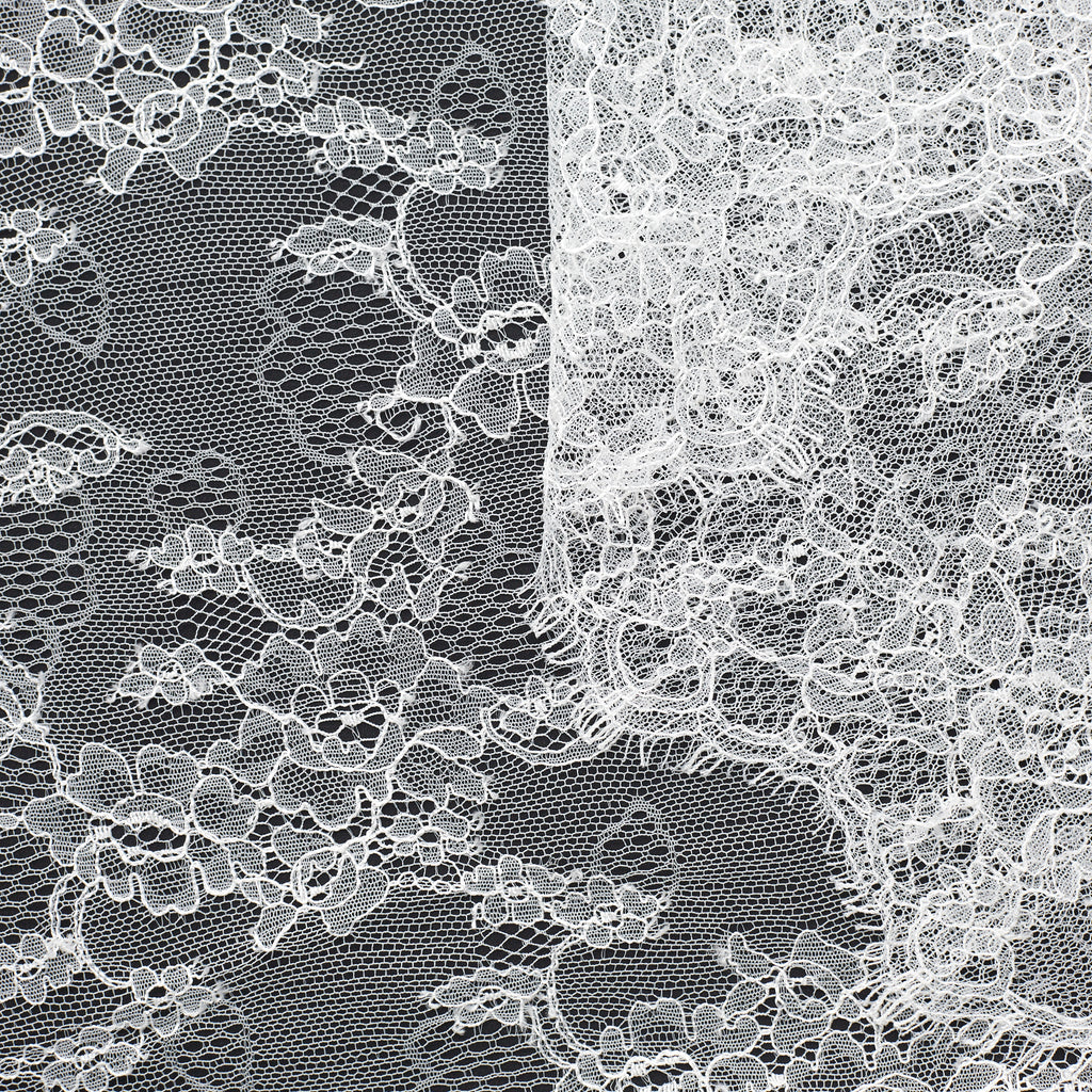 T23M04354 | Scalloped Flowers Chantilly Lace