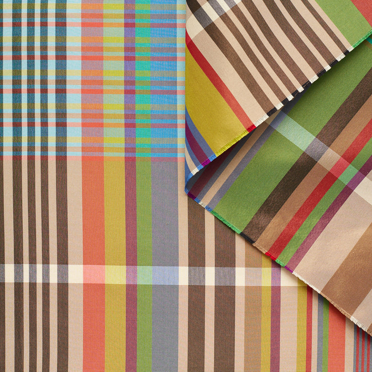 T23M04444 | Shiny Madras Silk Taffeta - view 1